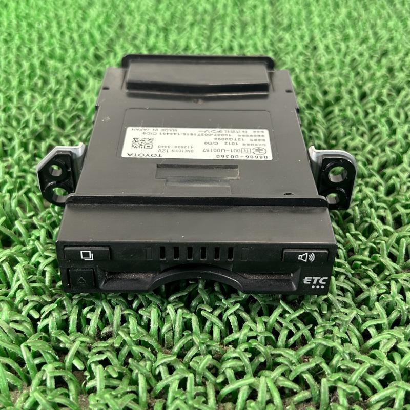 エスクァイア ZWR80【ETC車載器】412600-2840 H29 トヨタ ZRR80 ESQ005