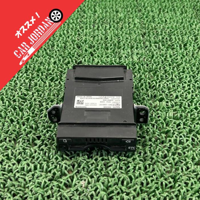 ▽エスクァイア ハイブリッド ZWR80【ETC車載器】08686-00360 H30