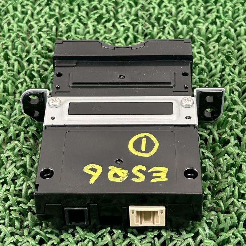 トヨタ ETC車載器 08686-00640 12V 2.0 ▽エスクァイア ハイブリッド ZWR80【ETC車載器】08686-00360 H30