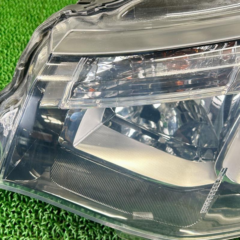 アウトランダーPHEV GG2W【ヘッドライト/ランプ 左(L)】8301C205 H26