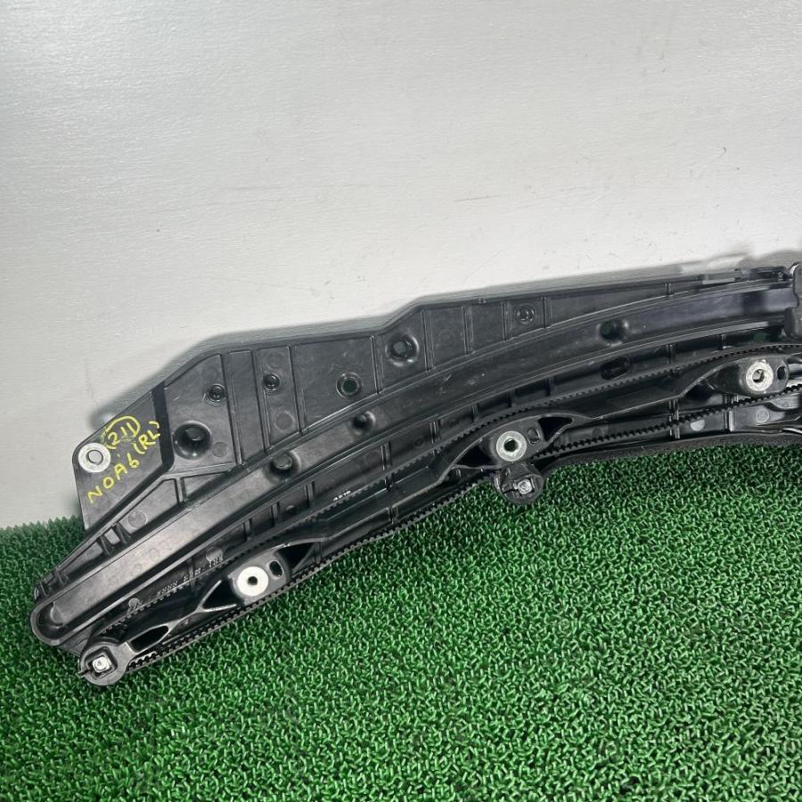 ノア ハイブリッド ZWR80G【スライドドアモーター 左(L)】85006-28172