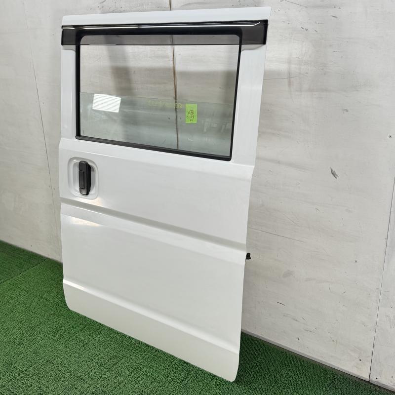 NV100クリッパー DR17V【リアスライドドア左(L）】82101-4A01H ※ガラス
