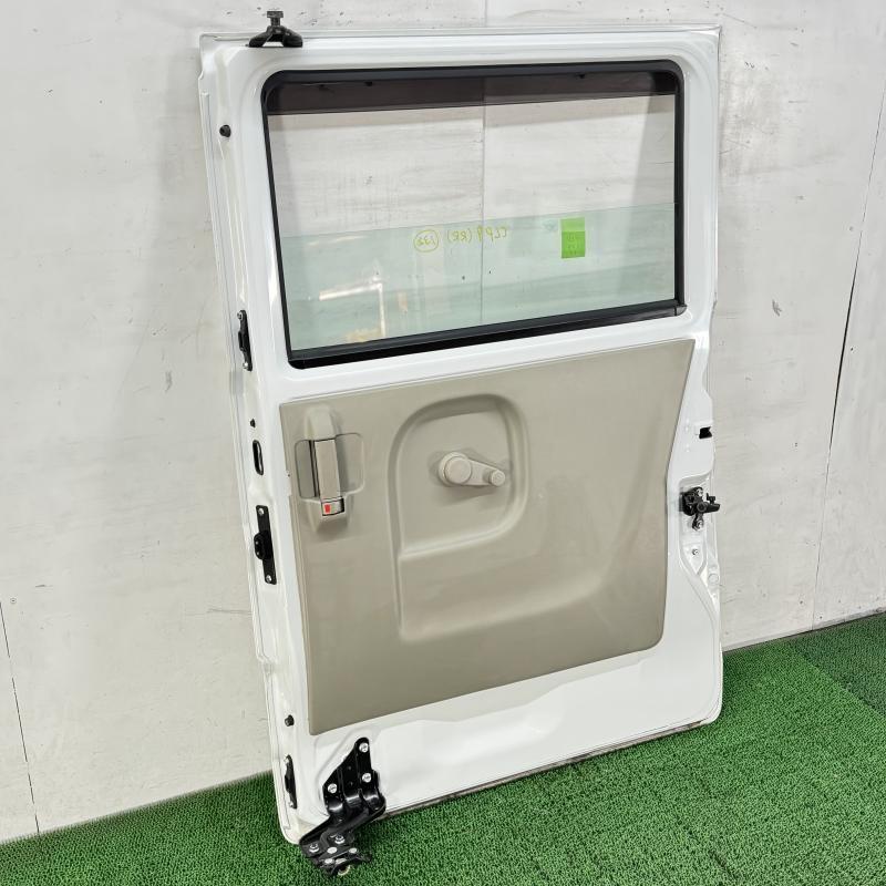 NV100クリッパー DR17V【リアスライドドア右(R)】82100-4A01F ※ガラス