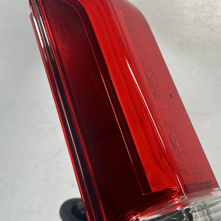 N-VAN JJ1【テールランプ 左(L)】 33551-TXA-J01 ライト LED R1 ホンダ