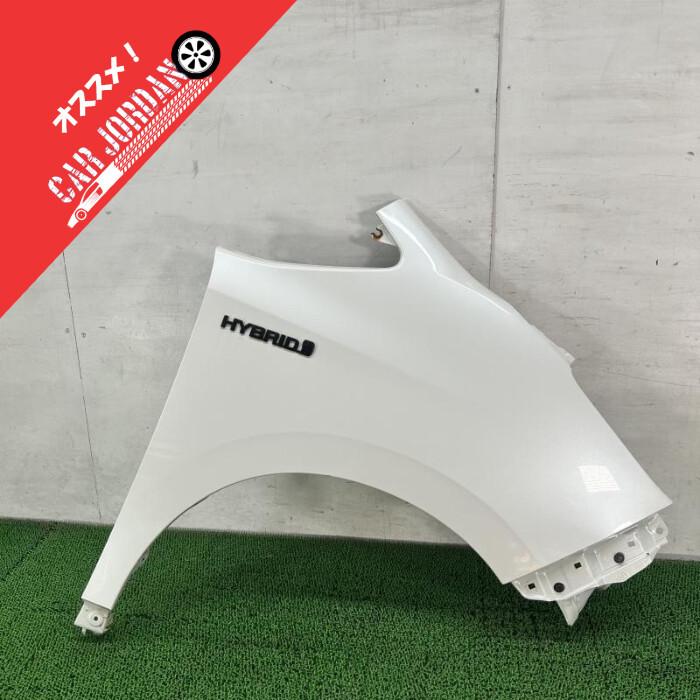 トヨタ エスクァイア　ハイプリッド　ZRW80 新品　左フェンダー エスクァイア ハイブリッド ZWR80G【フロントフェンダー右(R)】53811