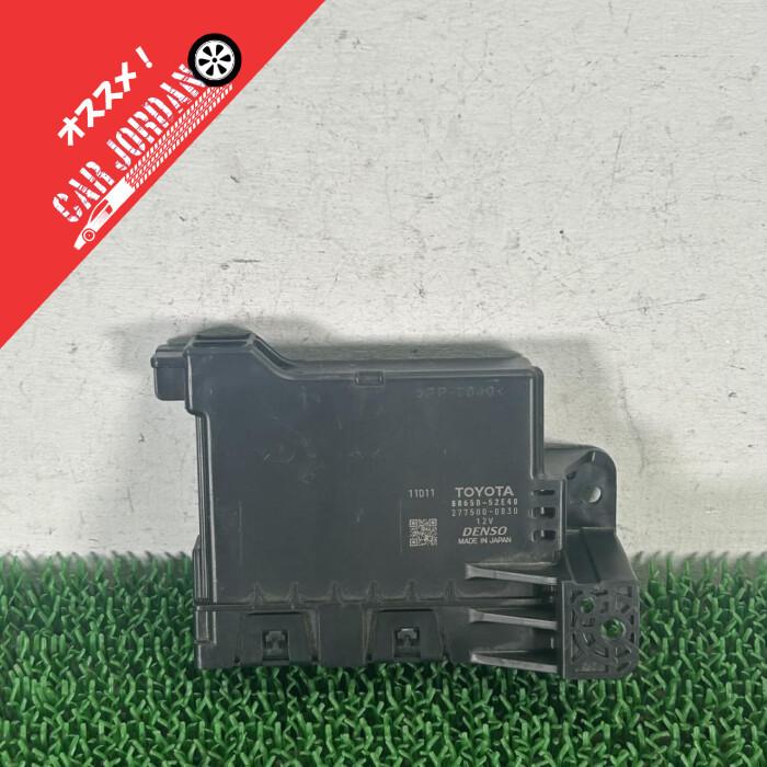 シエンタ ハイブリッド NHP170G【エアコンコンピュータ】88650-52E40