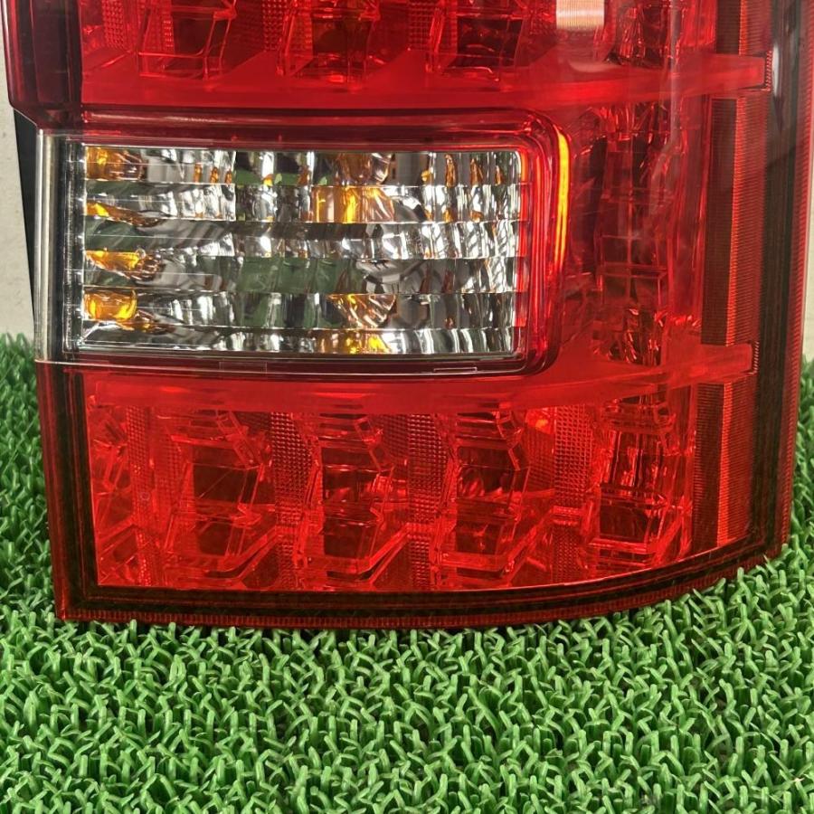 デリカD5 テールランプ 本体 右側 RH デリカD：5 CV5W【テールランプ 右R】8330A186 ライト H22 三菱 DEL007