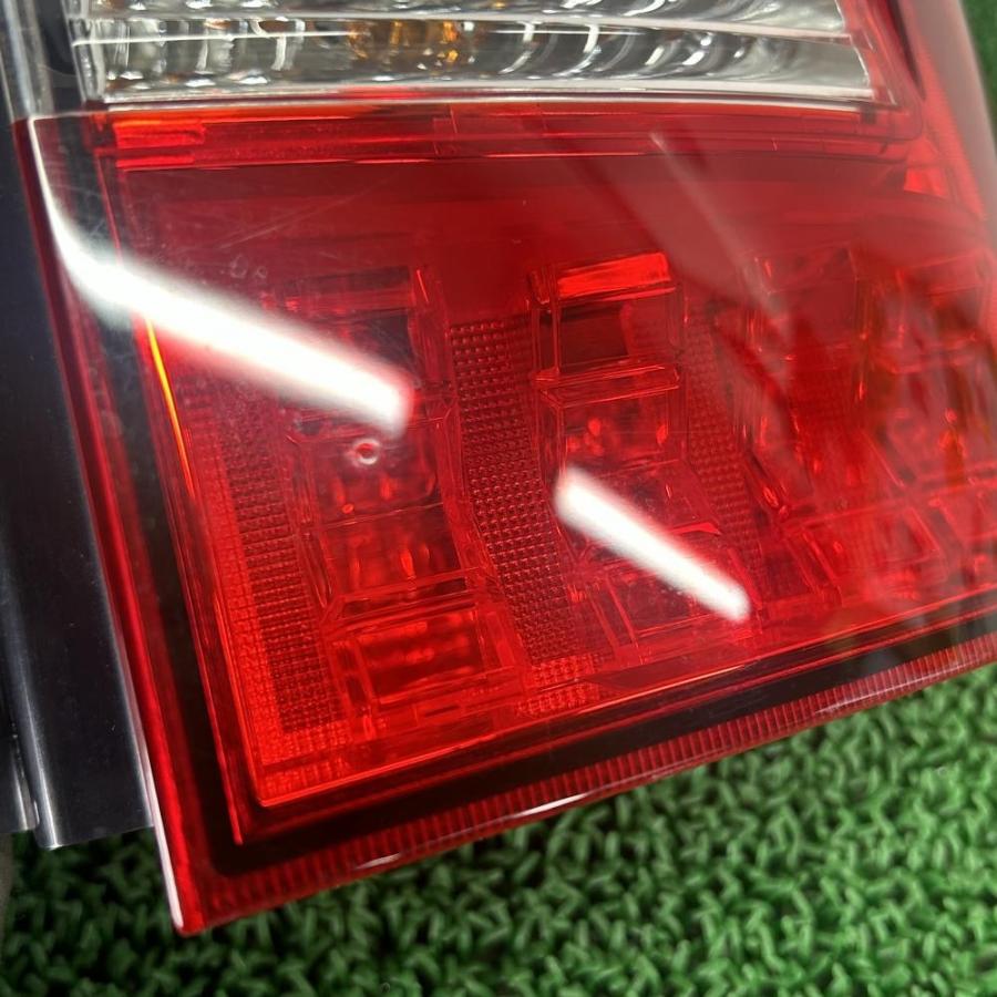 デリカD：5 CV5W【テールランプ 右R】8330A186 ライト H22 三菱 DEL007