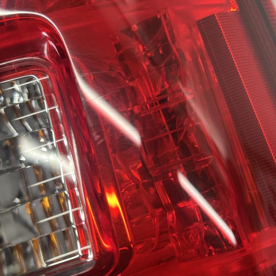 デリカD：5 CV5W【テールランプ 右R】8330A186 ライト H22 三菱 DEL007
