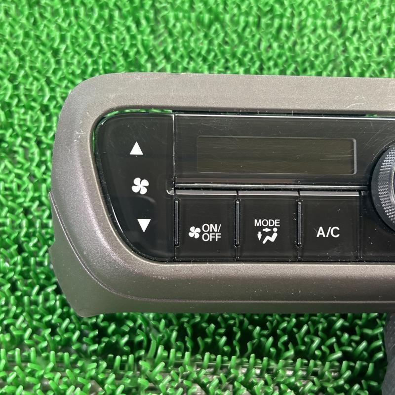 N-WGN JH3【エアコンスイッチパネル】79601-TKR-941ZA R3 ホンダ (4.2