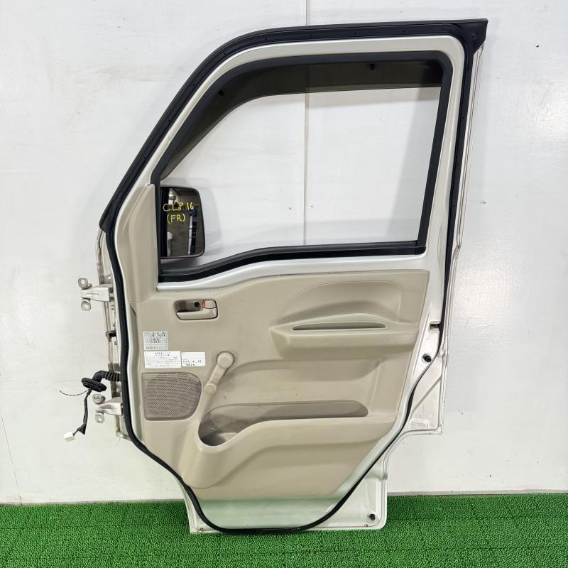 NV100クリッパー DR17V 【フロントドア 右(R)】 80100-4A01E ※ガラス