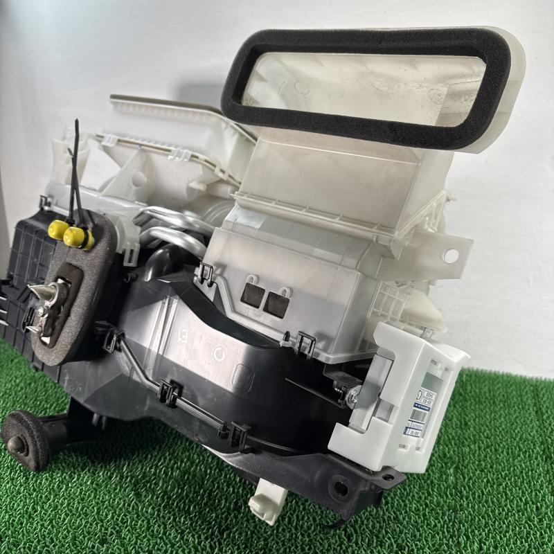 スペーシア カスタム MK53S【エアコンエバポレーター】443350-3690