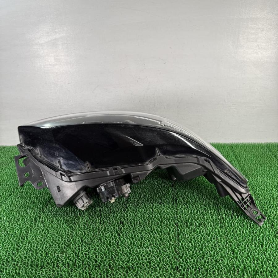サクラ B6AW 【ヘッドライト 右R】 26010-7PA0A ランプ R5 日産 (2.8万