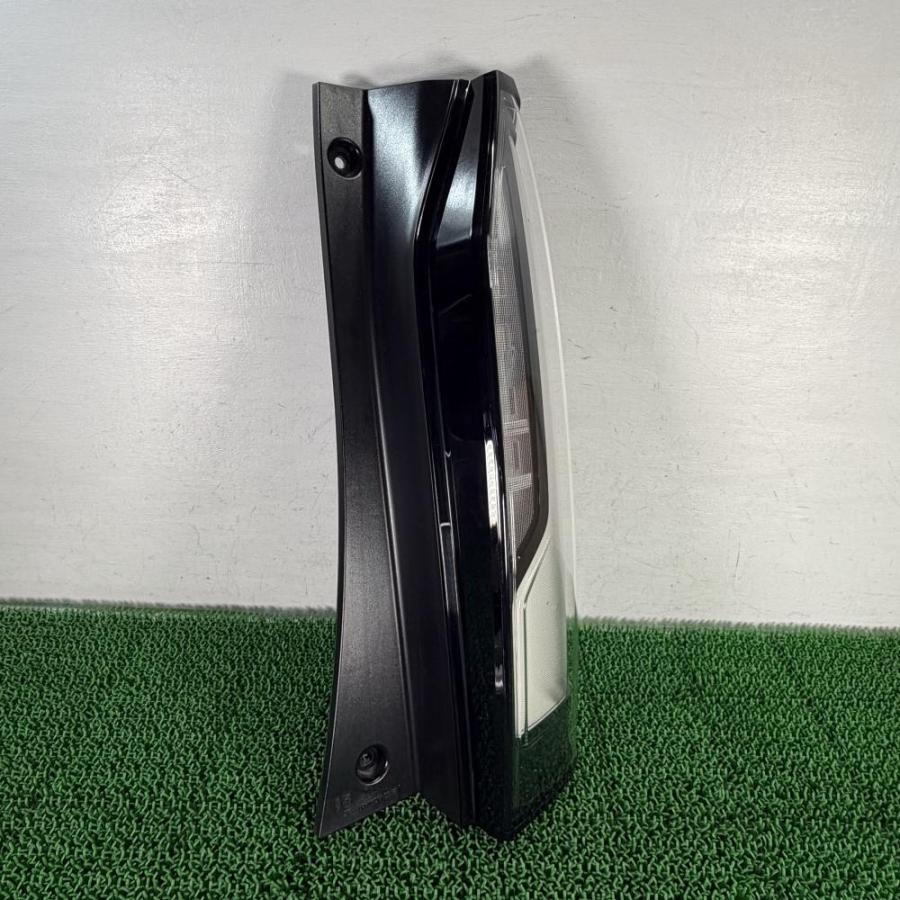 N BOXカスタム JF5【テールランプ 右(R)】ライト 33500-32R-J01 R6