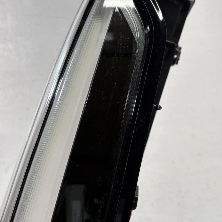 N BOXカスタム JF5【テールランプ 右(R)】ライト 33500-32R-J01 R6