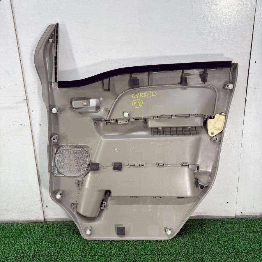 エブリイ DA17V【トリム 内張り 左(L)】パネル フロントドア 83720