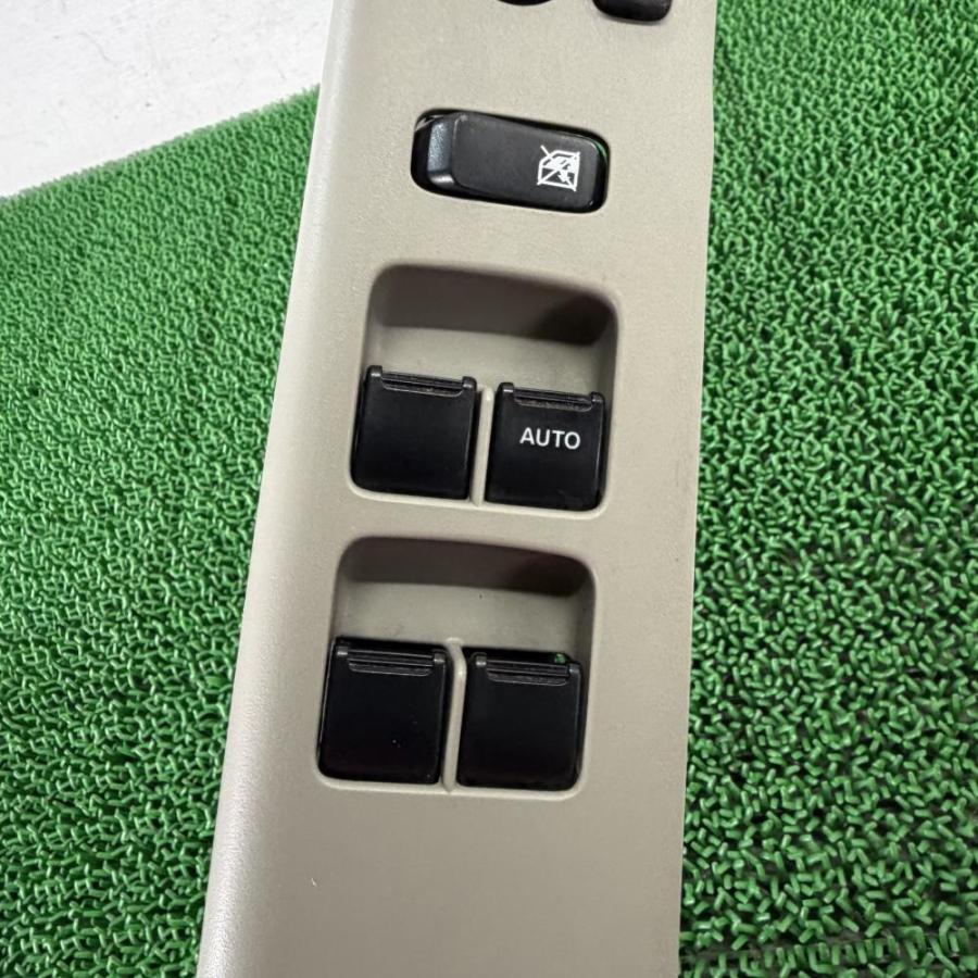エブリイワゴン DA17W【ウィンドウスイッチ 右R】運転席側 37990-64P10