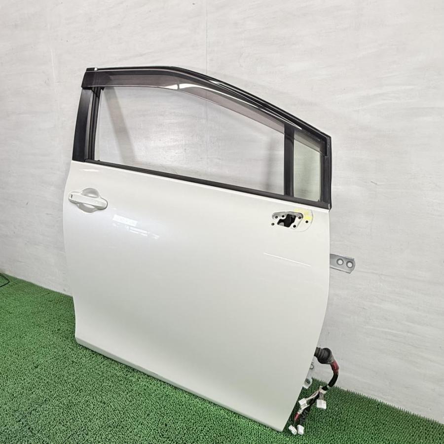 シエンタ ハイブリッド NHP170G【フロントドア 右(R)】※ガラス付 070