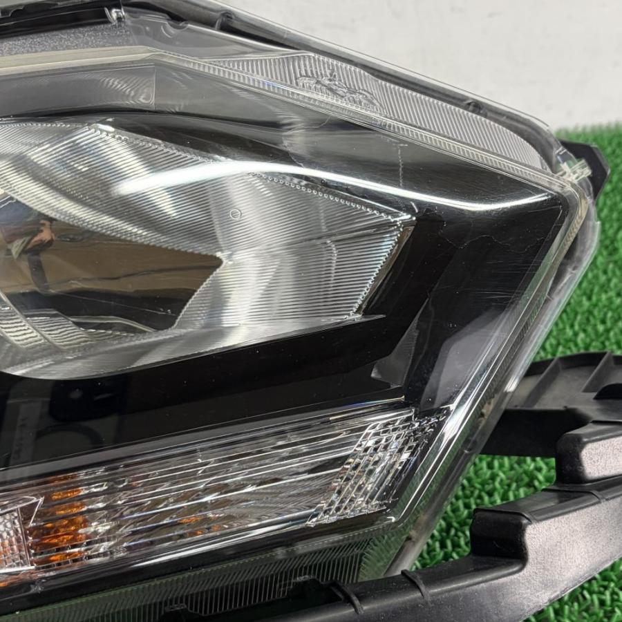 ▽ヴェゼル RU1【ヘッドライト LED 右R】ランプ ※補修アリ 33100-T7A