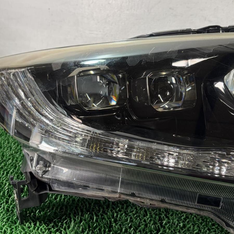 ▽ヴェゼル RU1【ヘッドライト LED 右R】ランプ ※補修アリ 33100-T7A