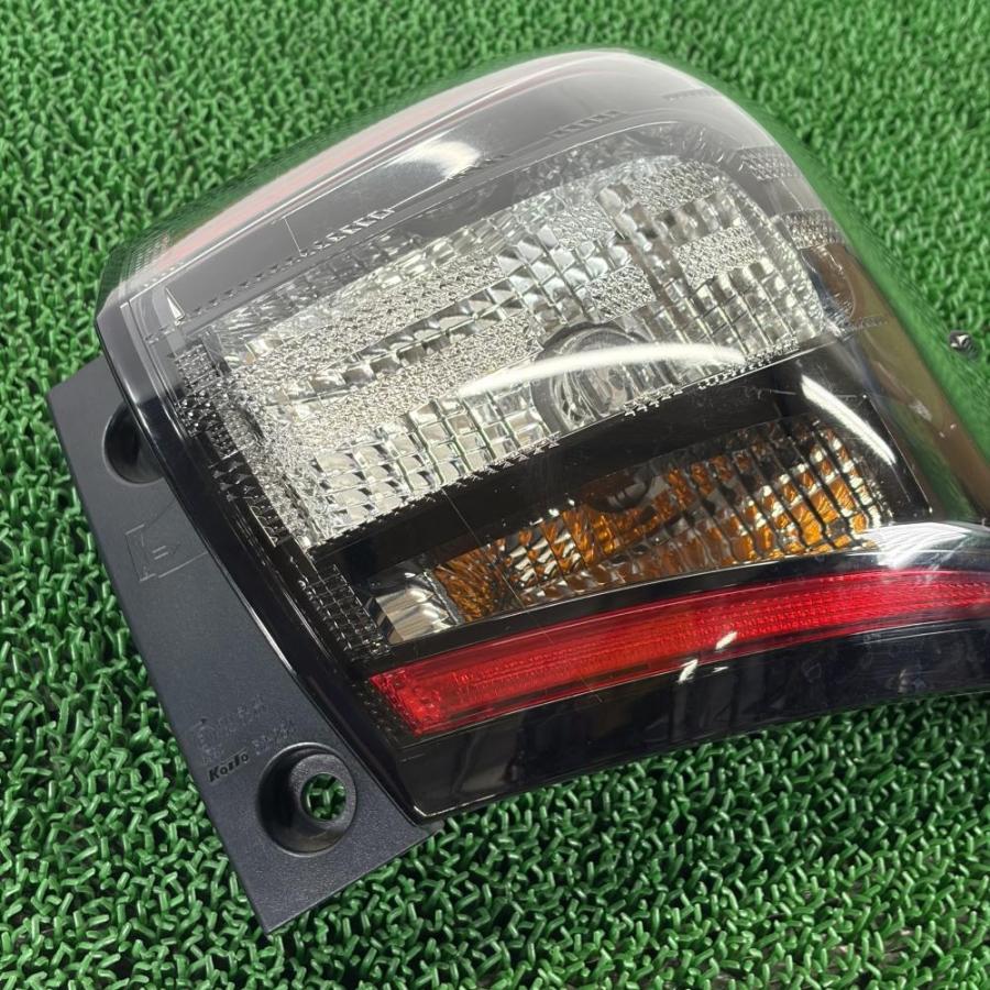 シエンタ ハイブリッド NHP170G【テールランプ 右(R)】81551-52C90