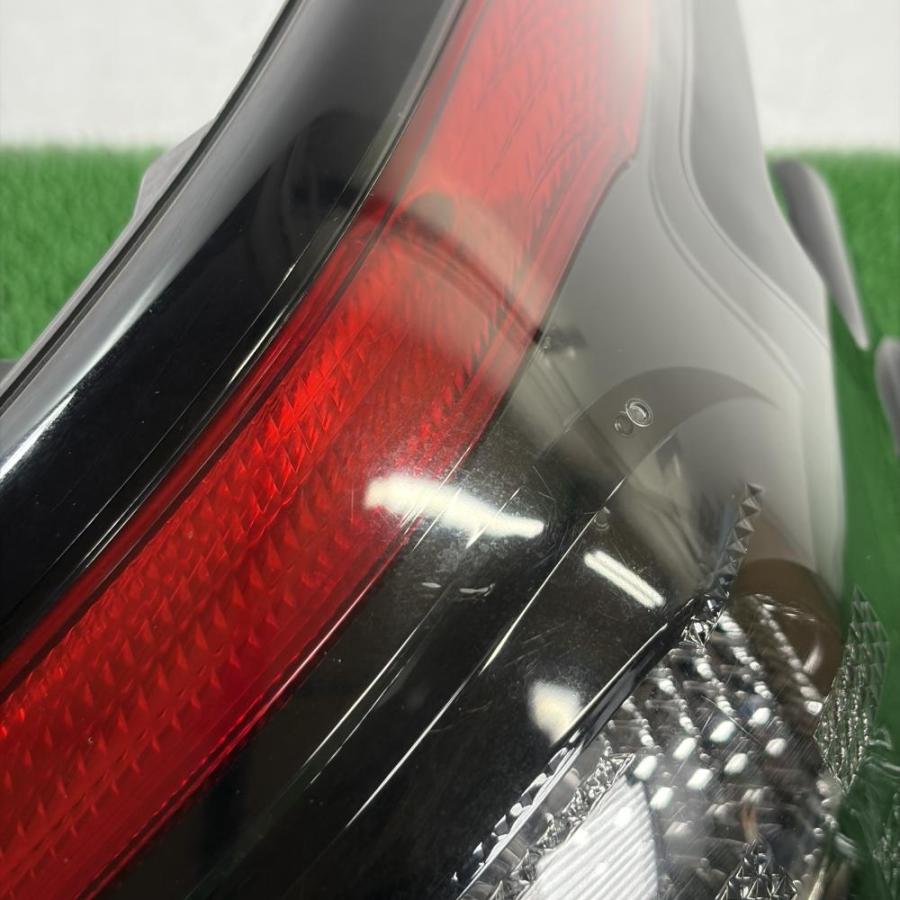 シエンタ ハイブリッド NHP170G【テールランプ 右(R)】81551-52C90