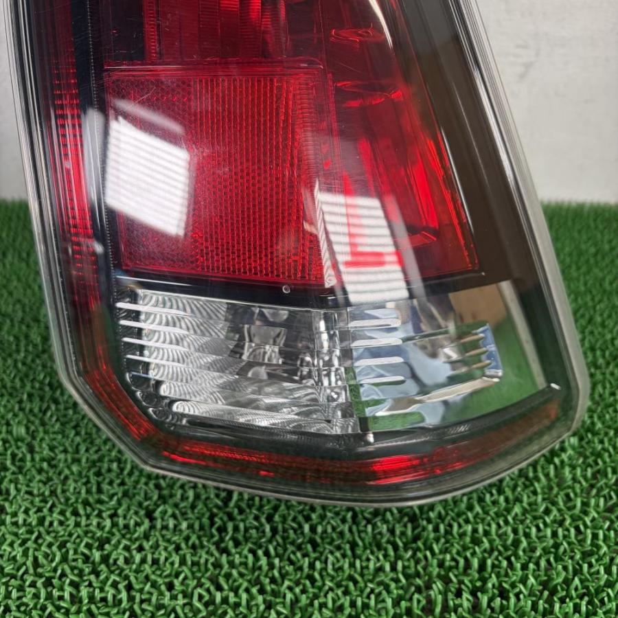 セレナ GFC27【テールランプ 右R】26550-5TA0B ライト H30 日産 SEN015