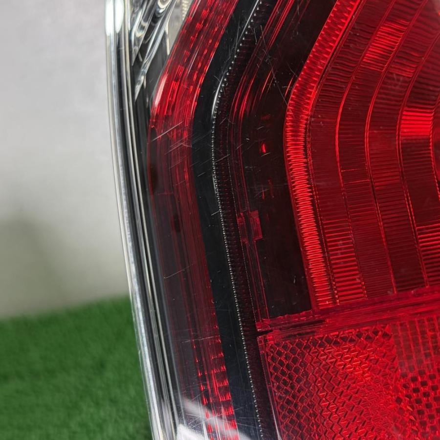 セレナ GFC27【テールランプ 右R】26550-5TA0B ライト H30 日産 SEN015