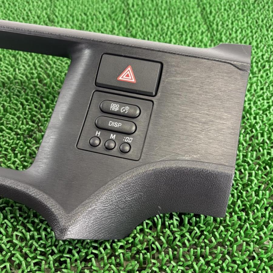 アクア 中期 NHP10【オーディオパネル】ハザード、トリップスイッチ
