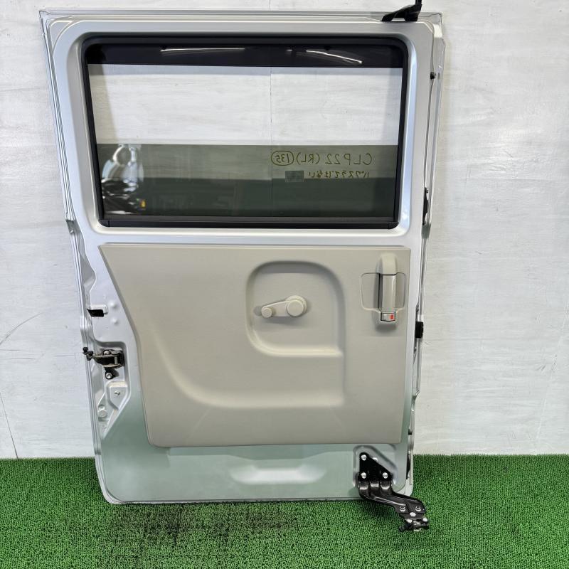 NV100クリッパーバン DR17V【リアドア 左(L)】Z2S ※ガラス付き R4 日産