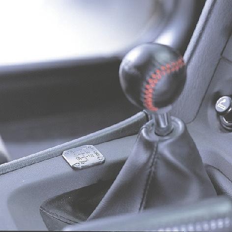 RAZO シフトノブ カーメイト RB10 パターンバッジMT6N ライト ガンメタリック シルバーカラー系6速 レッツォ モータースポーツ razo carmate (P06) | カーメイト | 01