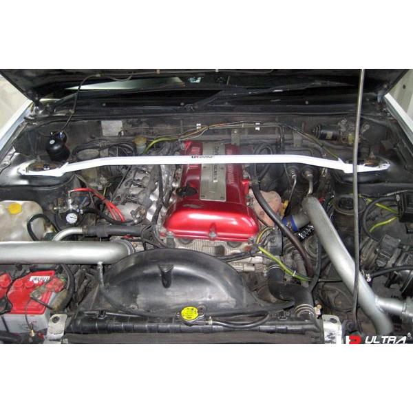 ULTRA RACING（ウルトラレーシング） フロントタワーバー 品番：TW2 