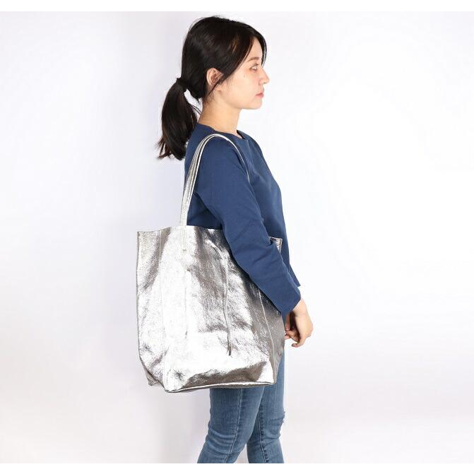 Andrea cardone アンドレア カルドネ レザートートバッグ レディース 本革 A4 大人 メタリック バッグ 小物 革 メタリック シルバー ホワイト ブラックの画像