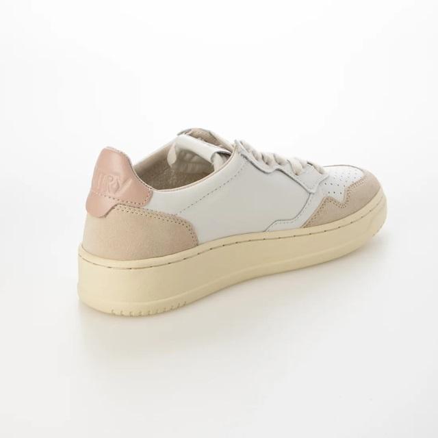 AUTRY（オートリー） スニーカー メダリスト ローカット ロゴ入り