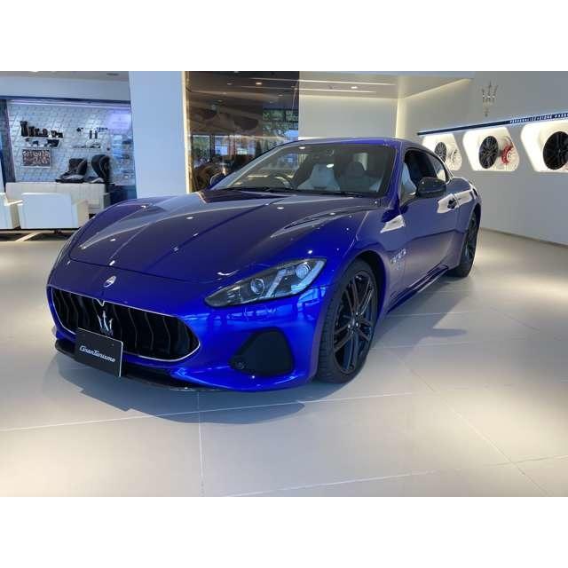 グラントゥーリズモ スポーツ 全国納車可能です お問い合わせはお気軽に 70年の歴史 マセラティを構成するすべての要素に宿る 揺るぎないグラントゥーリズモの意志 Vu グラントゥーリズモ ワンオーナー スポーツ 車 バイク 自転車 Mcカーボンインテリア