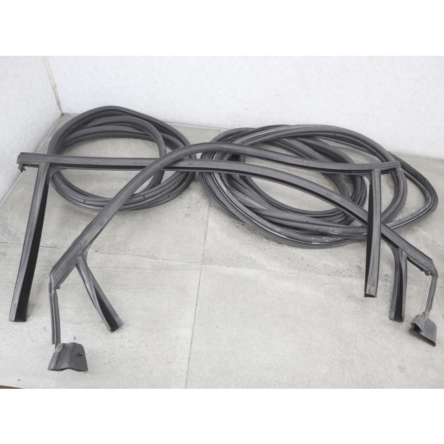 フィアットパンダ141 ウェザーストリップ　前後セット フィアットパンダ141 ウェザーストリップ 前後セット フィアットパンダ