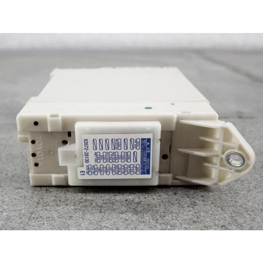 トヨタ ノア DBA-ZRR70G 前期 運転席側 ジャンクションブロック トヨタ ノア DBA-ZRR70G 前期 運転席側 ジャンクションブロック