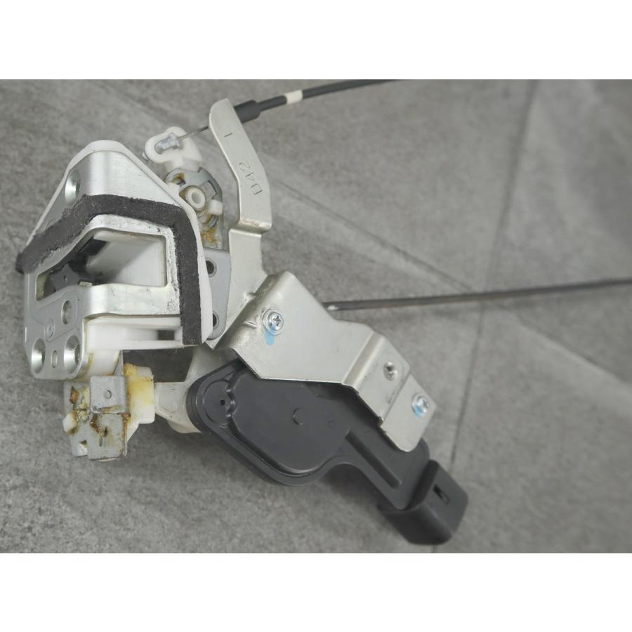 H18年 スズキ エブリィ バン EBD-DA64V 左 フロント ドアロック ASSY