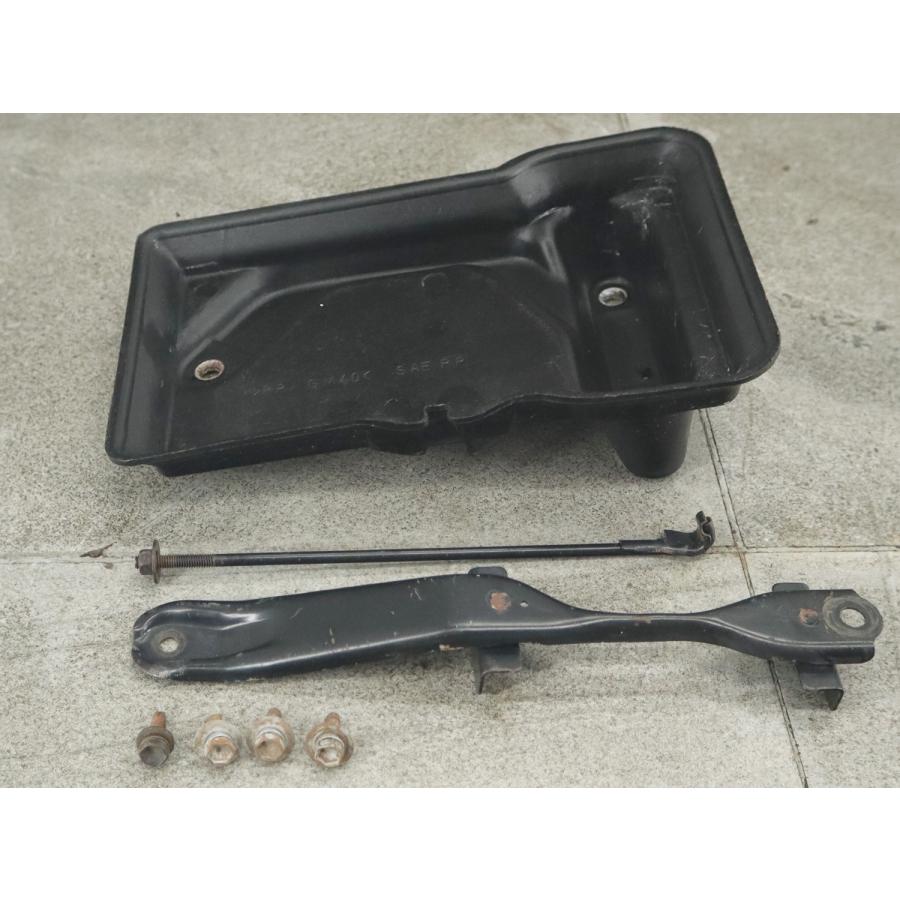 トヨタ マーク2 100系 後期 バッテリートレイ セット 74431-22140