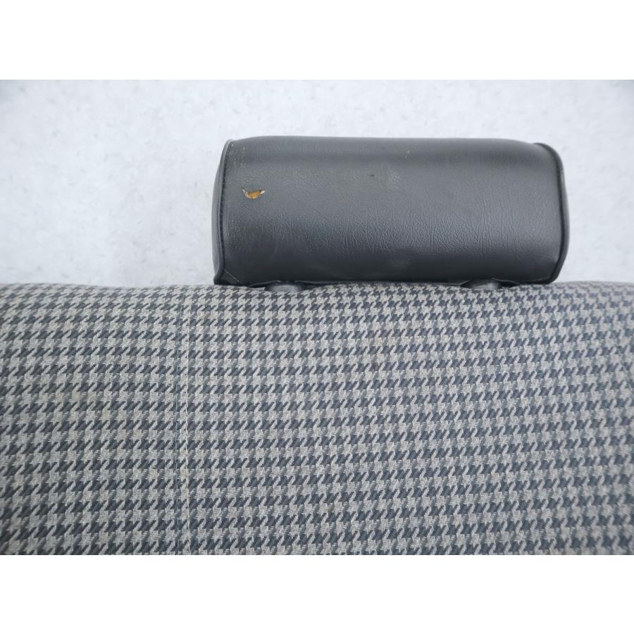 即決】 三菱 2代目 デリカ スターワゴン P25W リア 3列目シート 