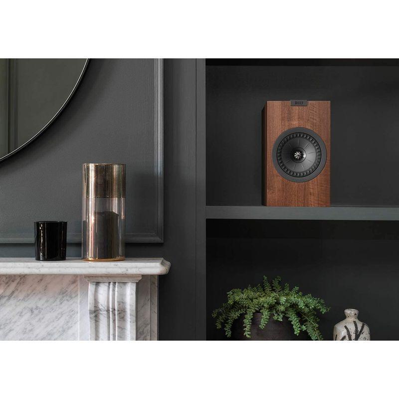 KEF Q150 ブックシェルフスピーカー (1対、ウォールナット)     商品情報    【商品名】　KEF Q150 ブックシェルフスピーカー (1対、ウォールナット) 【サイズ】　高さ : 40.89 cm　横幅 : 43.94 cm　奥行 : 5