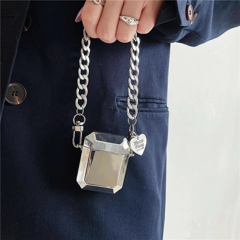 新品 ♡ミニチェーン付きHモチーフAirPodsケース♡ 新品 ♡ミニ