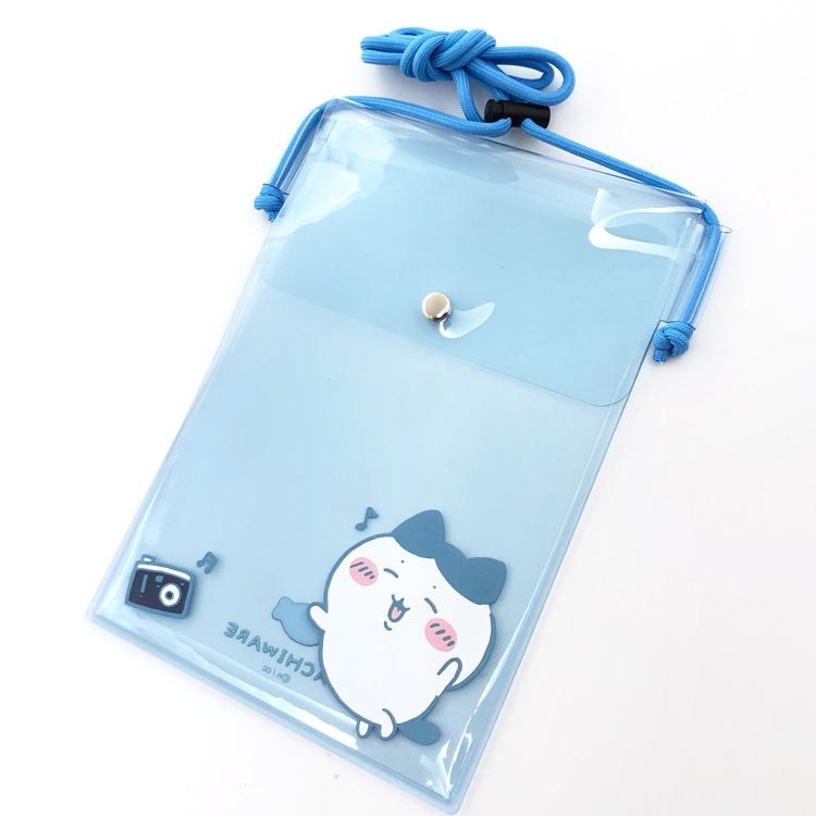 ちいかわ IIIIpocket Clear スマートフォンポーチ ハチワレ 572000