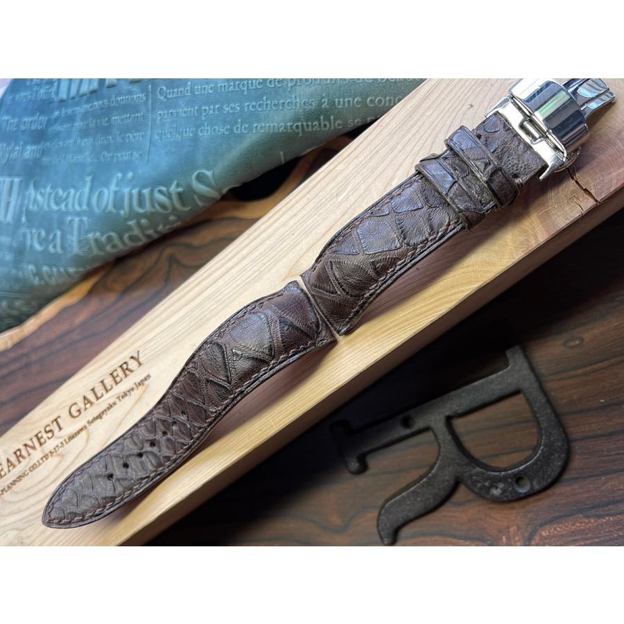 PANERAI レザーベルト ダークブラウン22-18mm Panerai ストラップ カーフト ダークブラウン 27/22 | JP パネライ公式