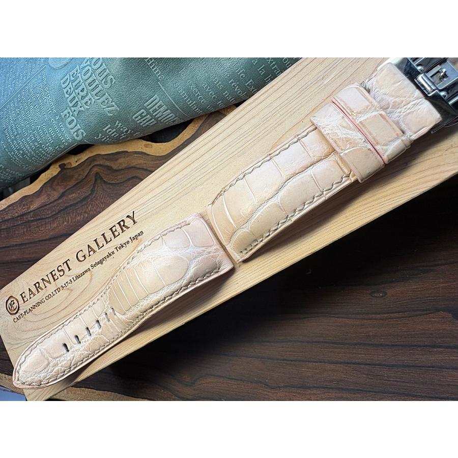 極上逸品！24mm生成りヌメクロコ、喉元ブラックジャック仕立て、Dバックル付き！ | OFFICINE PANERAI