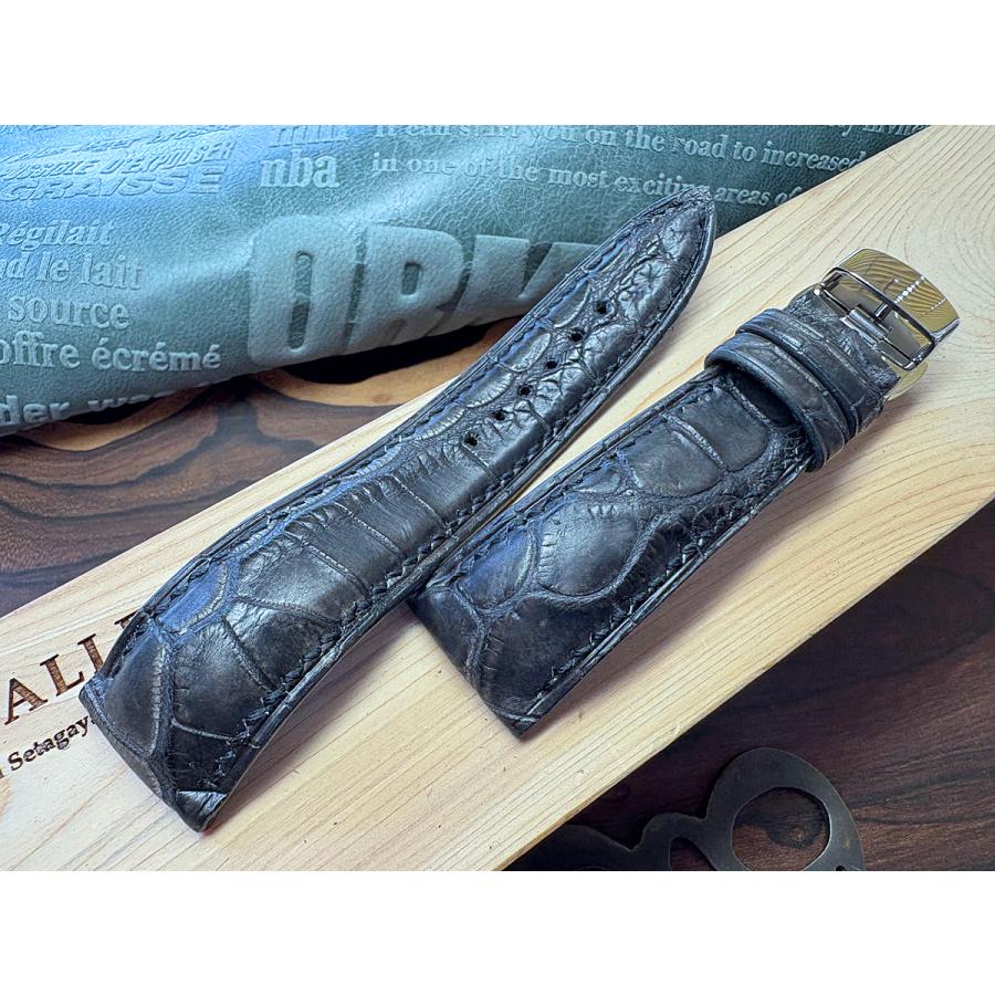 超高級皮革！22mm、クロコ墨染ブラックジャック仕立て、既成Dバックル付き！ | OFFICINE PANERAI