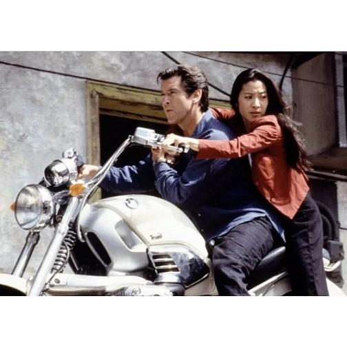 1/18 トゥモロー・ネバー・ダイMotormax BMW R1200C light beige