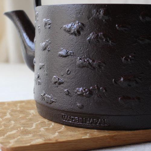 南部鉄器 鉄瓶 桜皮寸筒 桜 直火IH可1L 赤茶色 日本製 おしゃれ 南部鉄器 鉄瓶 桜皮寸筒 桜 直火IH可1L 赤茶色 日本製 おしゃれ