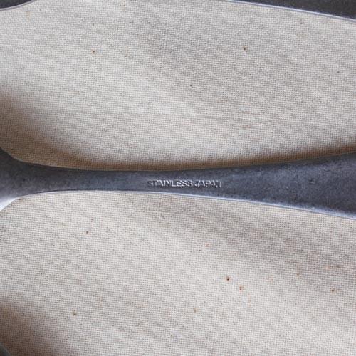 ステンレス スモーキーカラー マット グレイ ティースプーン135mm ケーキフォーク140mm 日本製 ダメージ加工 おしゃれ |  | 03