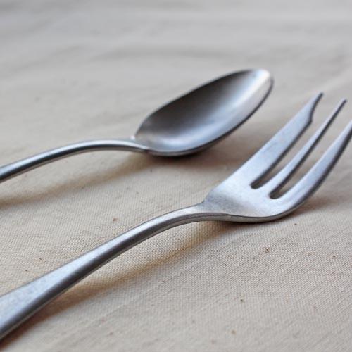 ステンレス スモーキーカラー マット グレイ ティースプーン135mm ケーキフォーク140mm 日本製 ダメージ加工 おしゃれ |  | 05